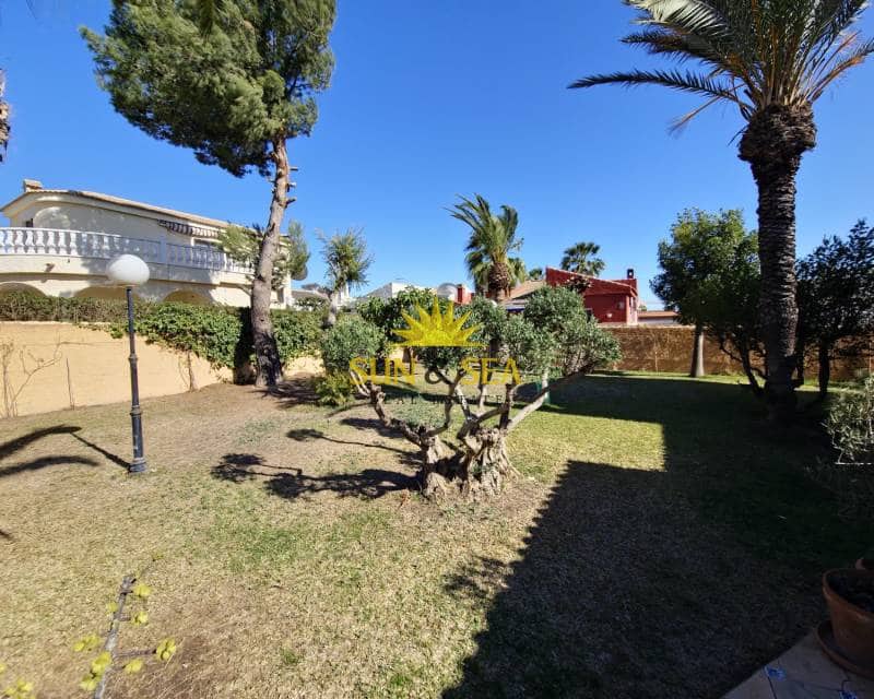 6 bedroom Villa for sale in El Chaparral with pool garage - € 780,000 (Ref: 8243807)