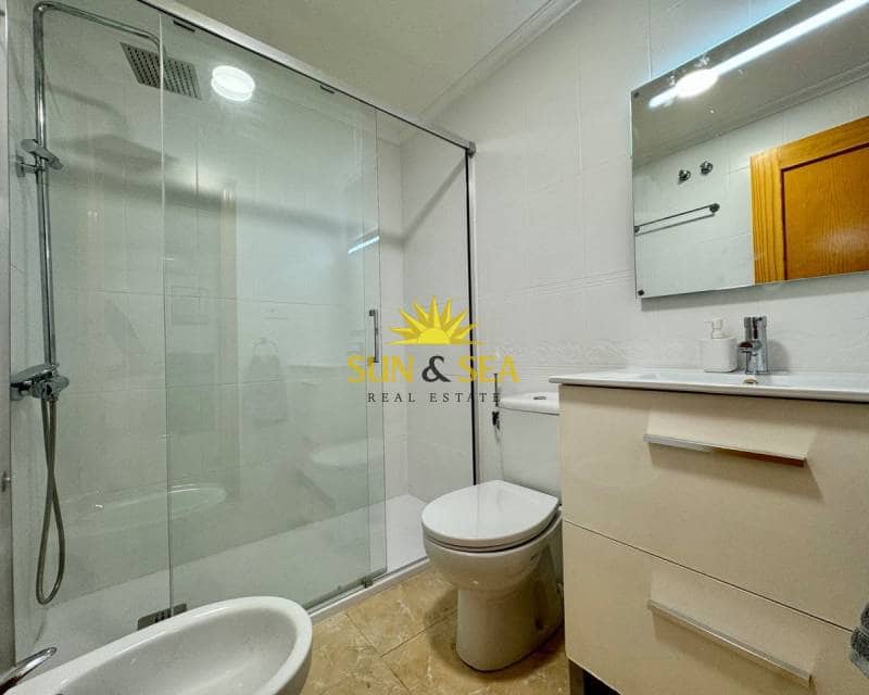 Apartamento de 2 habitaciones en Torrevieja en alquiler - 750 € (Ref: 8244539)