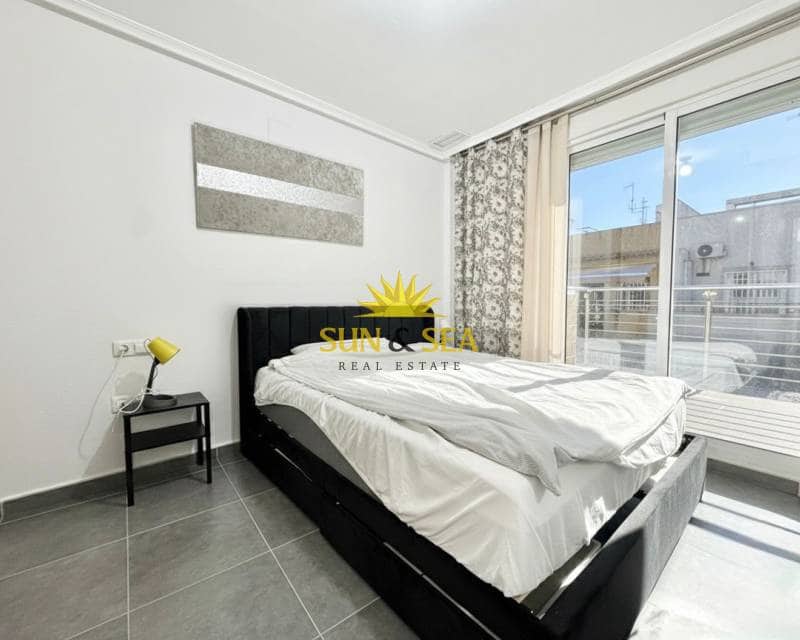 1 camera da letto Attico da affittare in Torrevieja con garage - 750 € (Rif: 8249418)