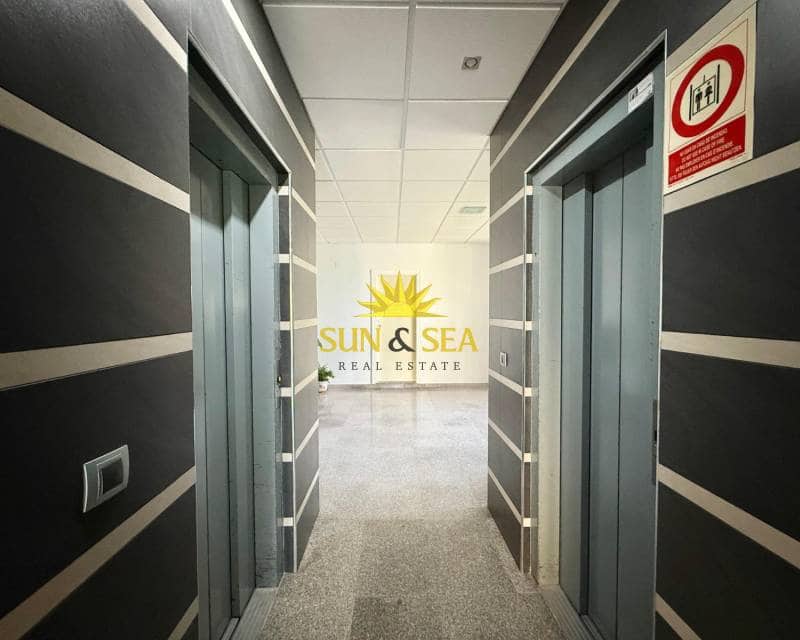 Studio de 1 chambre à louer à Dehesa de Campoamor - 650 € (Ref: 8312692)