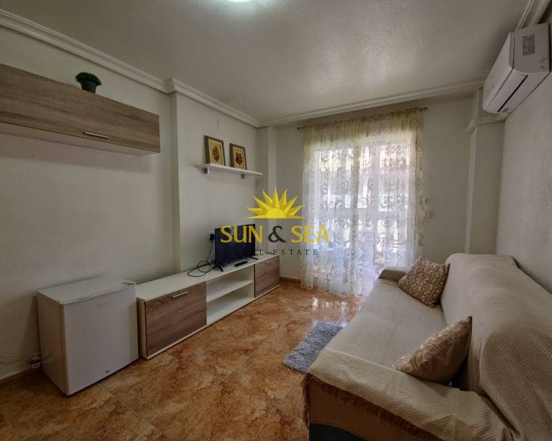 2 sovrum Lägenhet att hyra i Torrevieja - 750 € (Ref: 8329051)