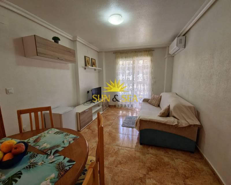 2 sovrum Lägenhet att hyra i Torrevieja - 750 € (Ref: 8329051)