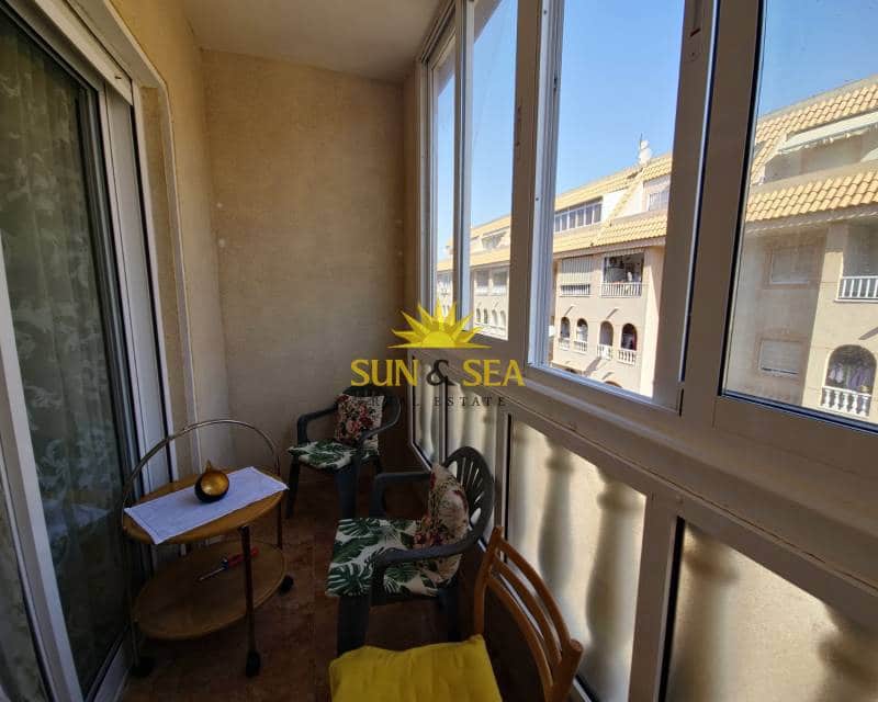 2 sovrum Lägenhet att hyra i Torrevieja - 750 € (Ref: 8329051)