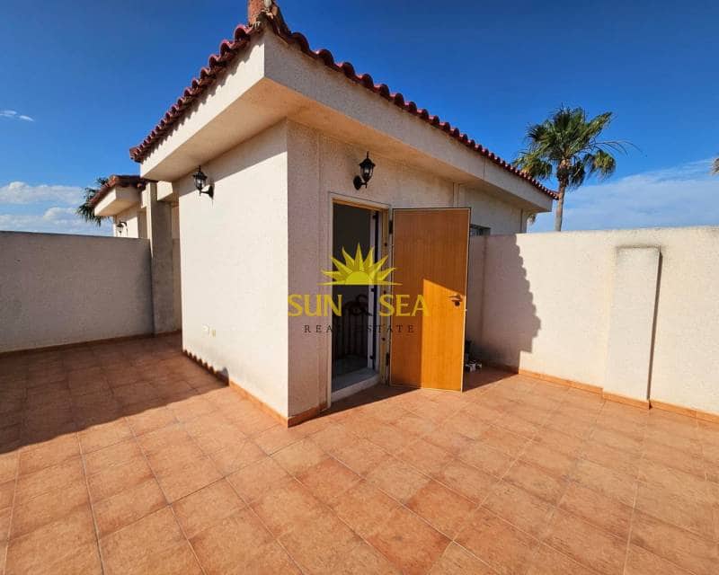 Ático de 2 habitaciones en Daya Vieja en alquiler con piscina garaje - 990 € (Ref: 8370136)