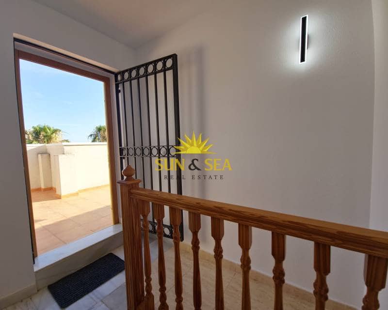 Ático de 2 habitaciones en Daya Vieja en alquiler con piscina garaje - 990 € (Ref: 8370136)