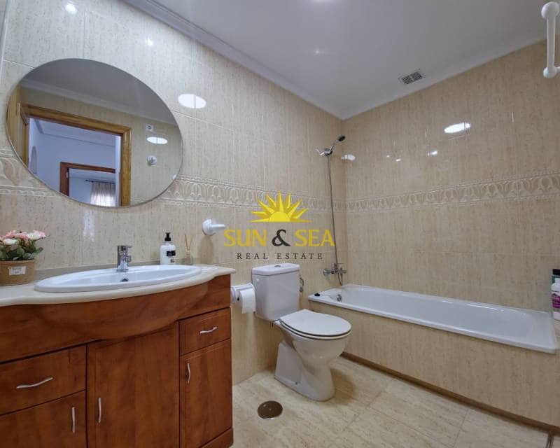 Ático de 2 habitaciones en Daya Vieja en alquiler con piscina garaje - 990 € (Ref: 8370136)