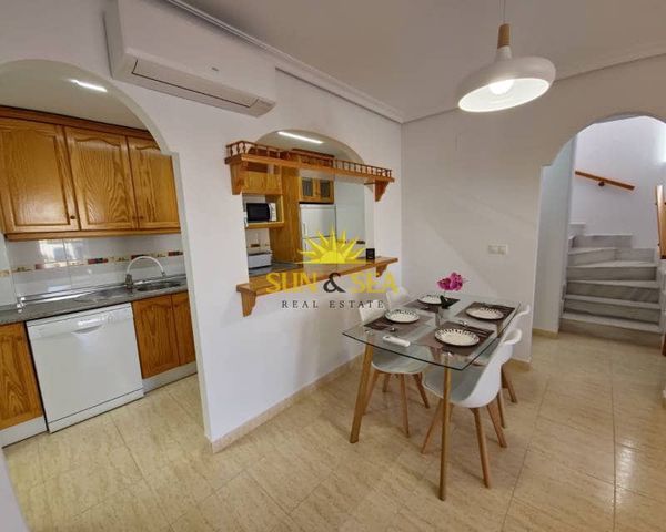 2 soverom Penthouse til leie i Daya Vieja med svømmebasseng garasje - € 990 (Ref: 8370136)