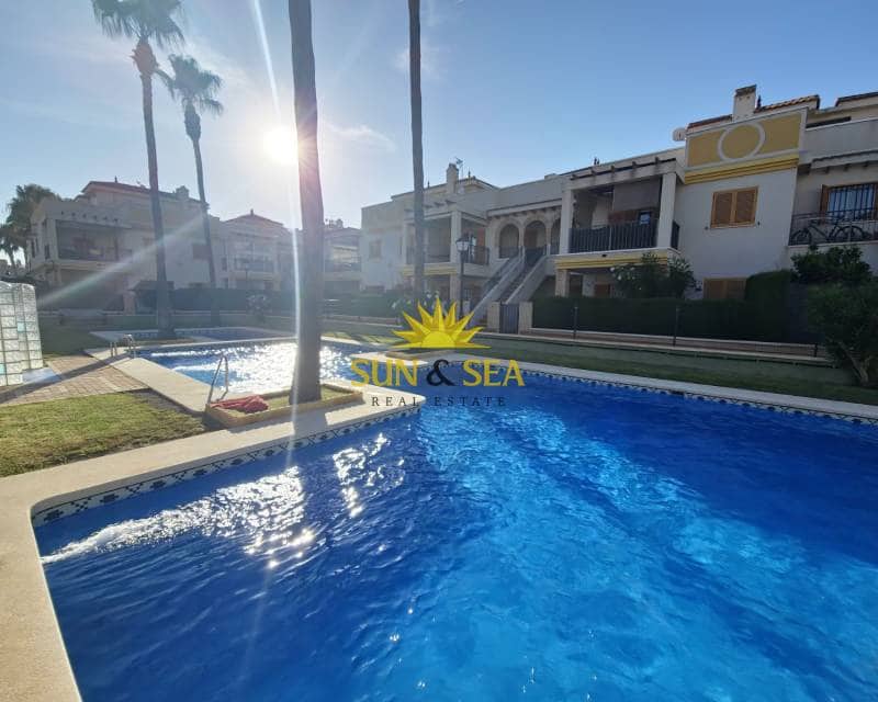 Ático de 2 habitaciones en Daya Vieja en alquiler con piscina garaje - 990 € (Ref: 8370136)