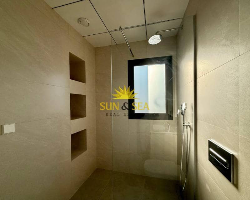 2 slaapkamer Penthouse te huur in Torrevieja met zwembad - € 1.600 (Ref: 8370434)