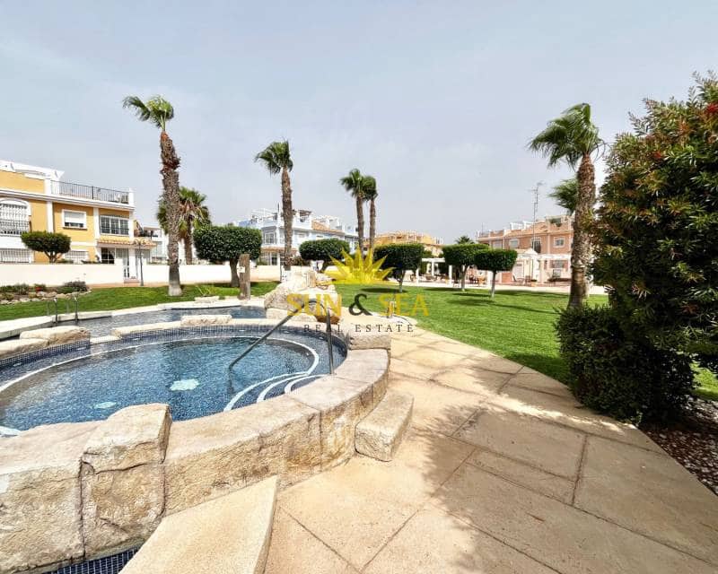 3 sovrum Villa att hyra i Orihuela Costa med pool - 1 300 € (Ref: 8396184)