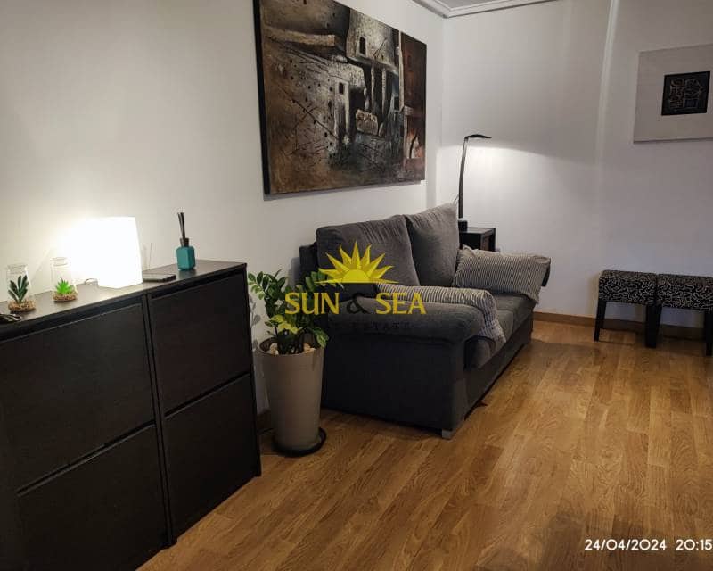 2 makuuhuone Kattohuoneisto lomavuokrausta paikassa Gran Alacant mukana uima-altaan 
autotalli - 900 € (Ref: 8418149)