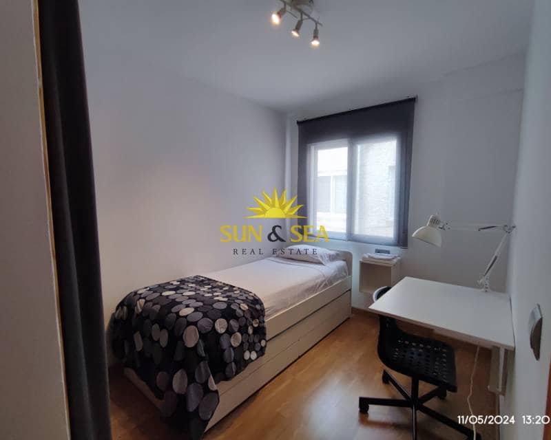 2 makuuhuone Kattohuoneisto lomavuokrausta paikassa Gran Alacant mukana uima-altaan 
autotalli - 900 € (Ref: 8418149)
