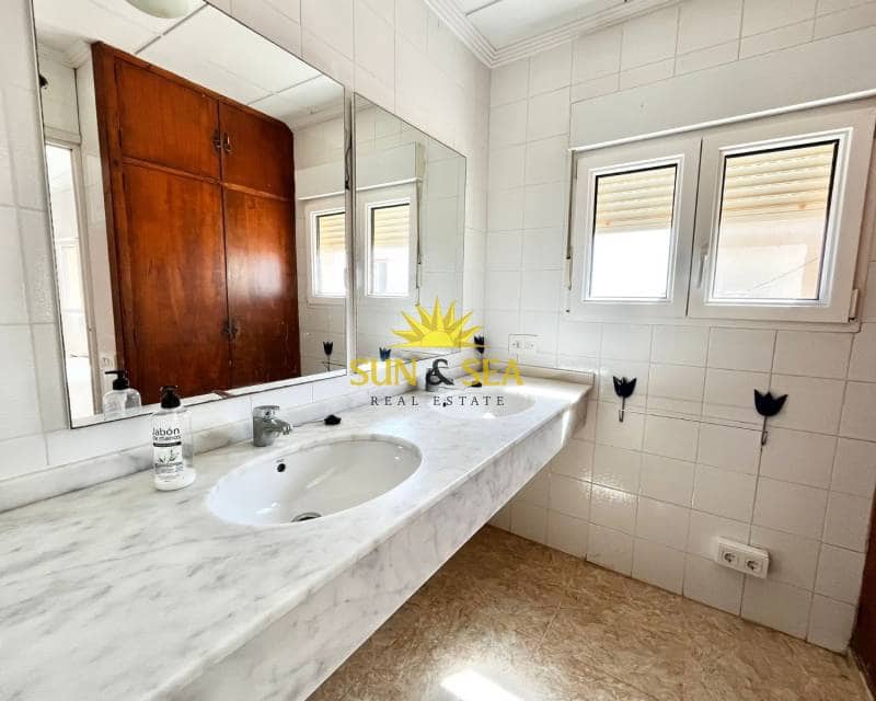 3 bedroom Townhouse for rent in Torrevieja with pool - € 1,500 (Ref: 8425457)