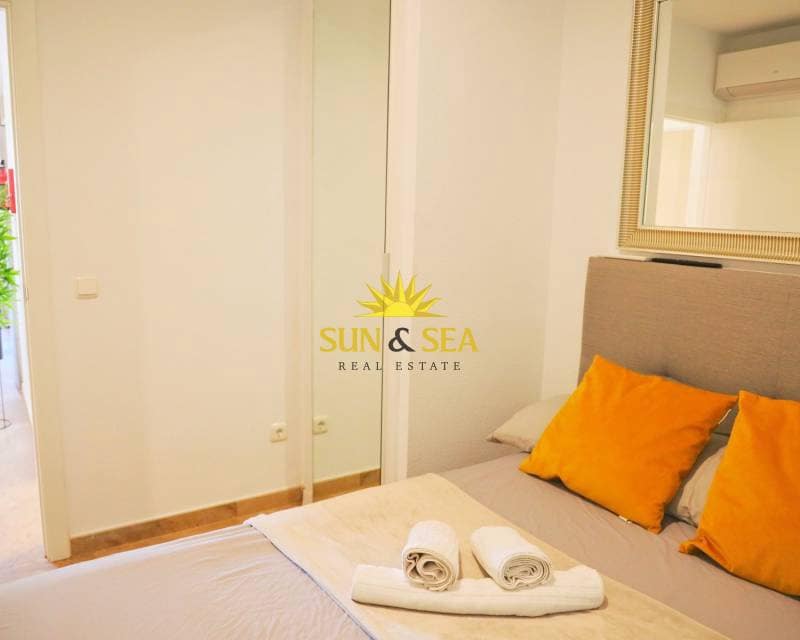 2 Zimmer Apartment zu vermieten in Guardamar del Segura mit Pool Garage - 1.200 € (Ref: 8425803)