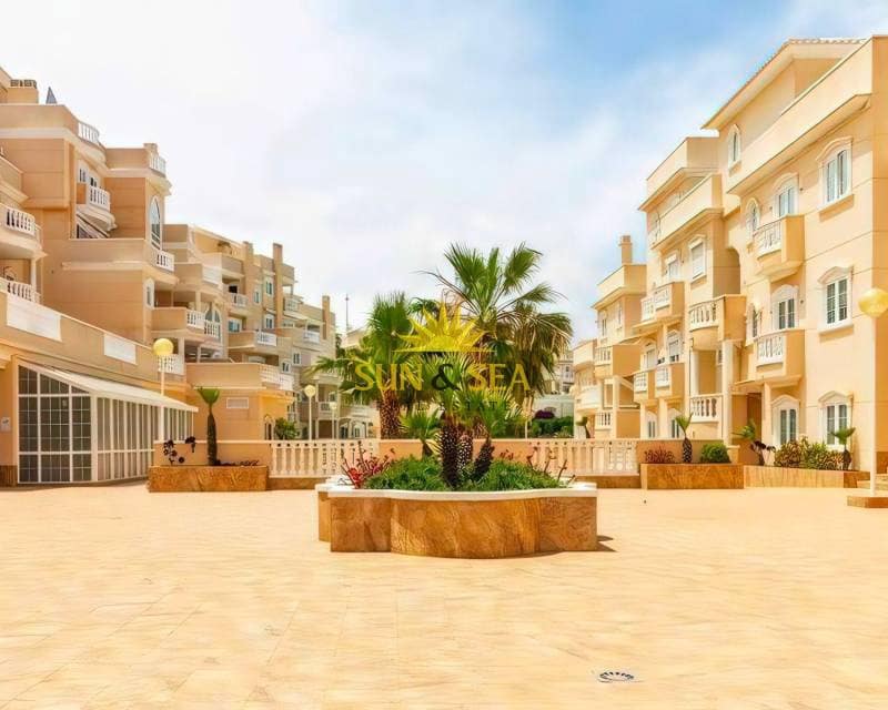 2 Zimmer Apartment zu vermieten in Guardamar del Segura mit Pool Garage - 1.200 € (Ref: 8425803)