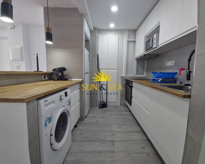 3 bedroom Apartment for rent in Torrevieja - € 950 (Ref: 8425804)