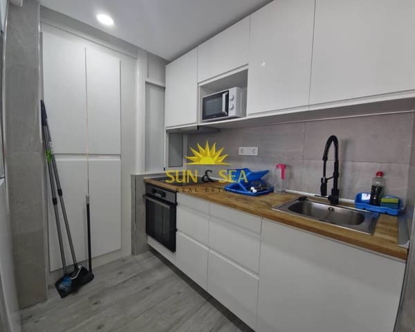 3 bedroom Apartment for rent in Centro, Torrevieja - € 950 (Ref: 8425804)