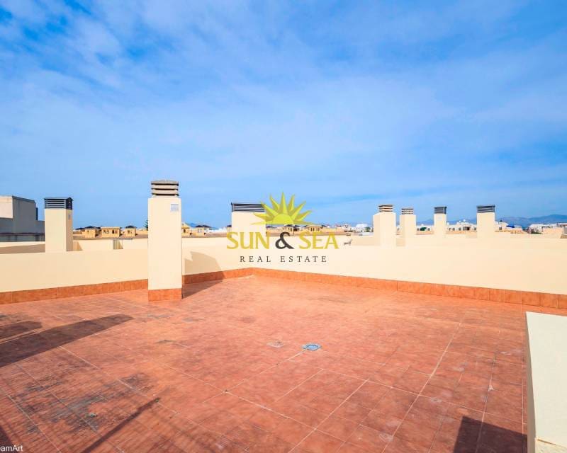 2 soverom Penthouse til leie i Almoradi med svømmebasseng - € 750 (Ref: 8429814)