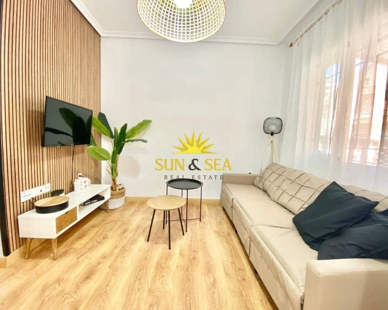 3 slaapkamer Villa te huur in Playa Flamenca met zwembad garage - € 1.500 (Ref: 8438147)