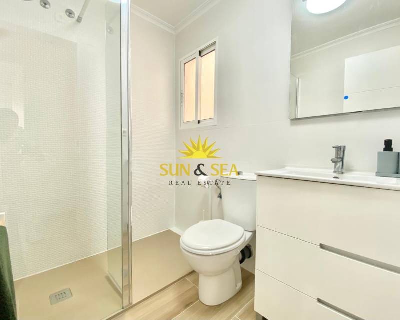 3 slaapkamer Villa te huur in Playa Flamenca met zwembad garage - € 1.500 (Ref: 8438147)