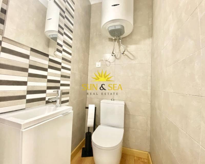 3 slaapkamer Villa te huur in Playa Flamenca met zwembad garage - € 1.500 (Ref: 8438147)