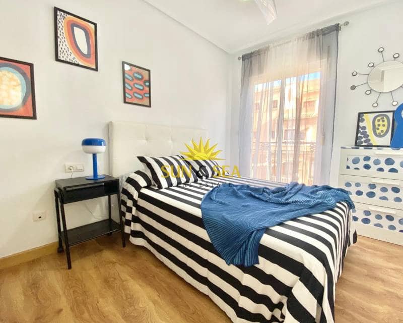 3 slaapkamer Villa te huur in Playa Flamenca met zwembad garage - € 1.500 (Ref: 8438147)