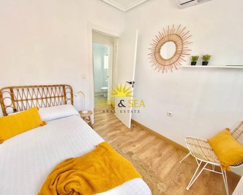 3 slaapkamer Villa te huur in Playa Flamenca met zwembad garage - € 1.500 (Ref: 8438147)