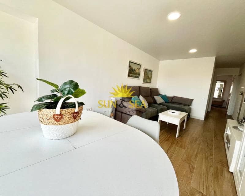 3 slaapkamer Appartement te huur in Torrevieja met zwembad garage - € 1.000 (Ref: 8438182)