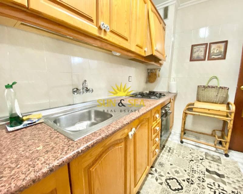 3 bedroom Apartment for rent in Torrevieja with garage - € 900 (Ref: 8447724)