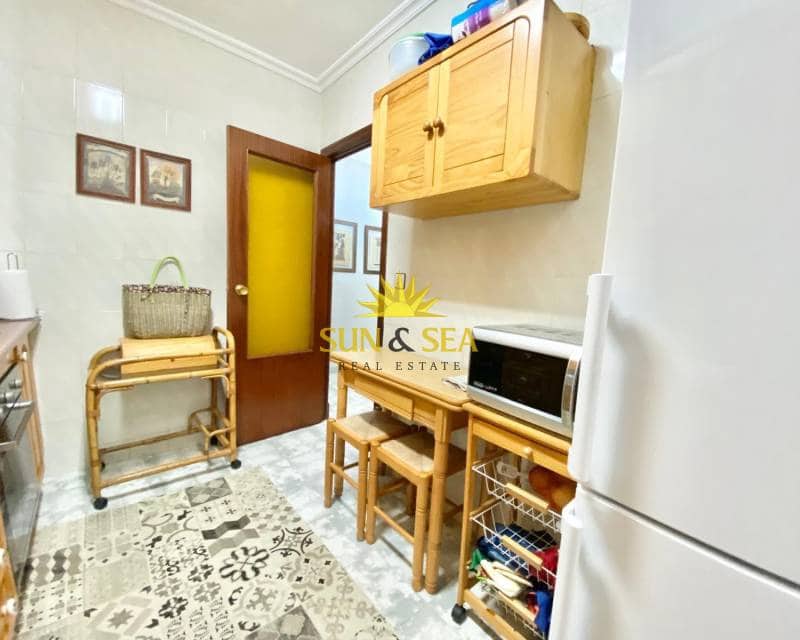 3 bedroom Apartment for rent in Torrevieja with garage - € 900 (Ref: 8447724)