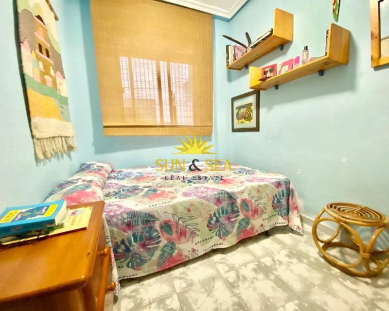 3 bedroom Apartment for rent in Torrevieja with garage - € 900 (Ref: 8447724)