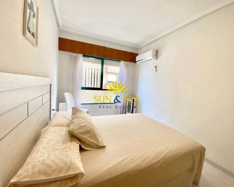 2 bedroom Apartment for rent in Torrevieja with garage - € 1,100 (Ref: 8452912)