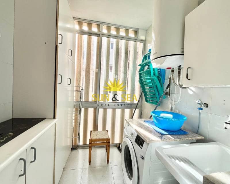 Appartement de 2 chambres à louer à Torrevieja avec garage - 1 200 € (Ref: 8452912)