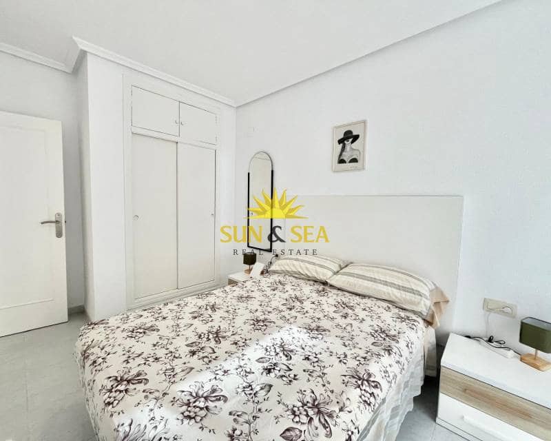 Appartement de 2 chambres à louer à Torrevieja avec garage - 1 200 € (Ref: 8452912)