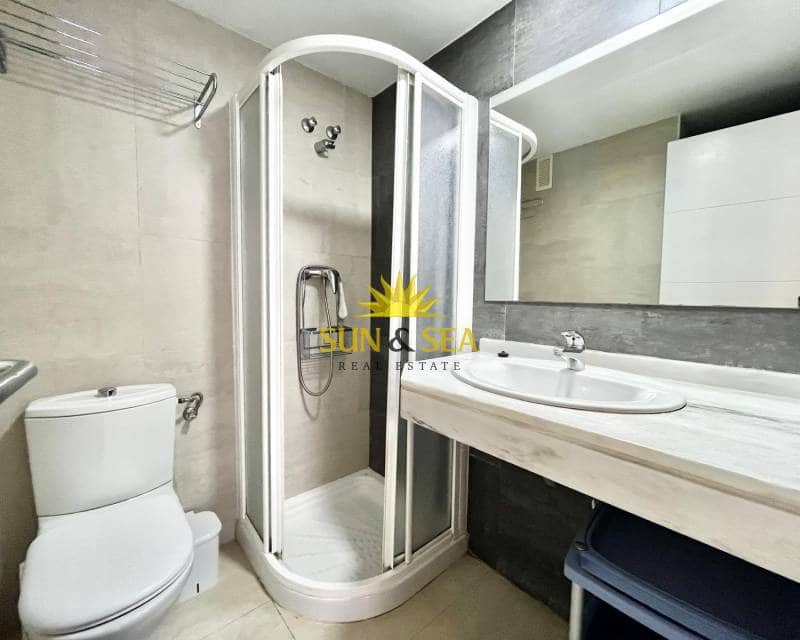 Appartement de 2 chambres à louer à La Manga del Mar Menor avec piscine - 650 € (Ref: 8461242)