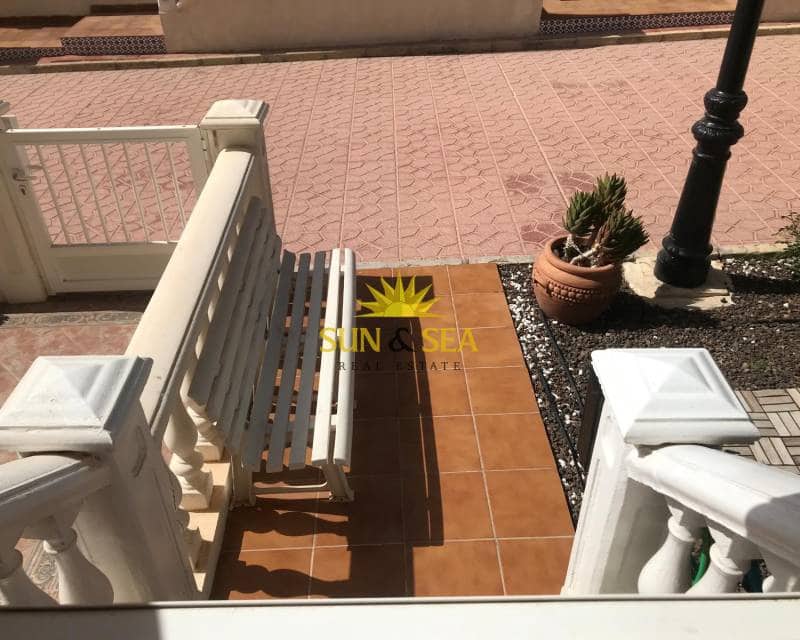 2 soveværelse Byhus til leje i Guardamar del Segura med garage - € 800 (Ref: 8462283)