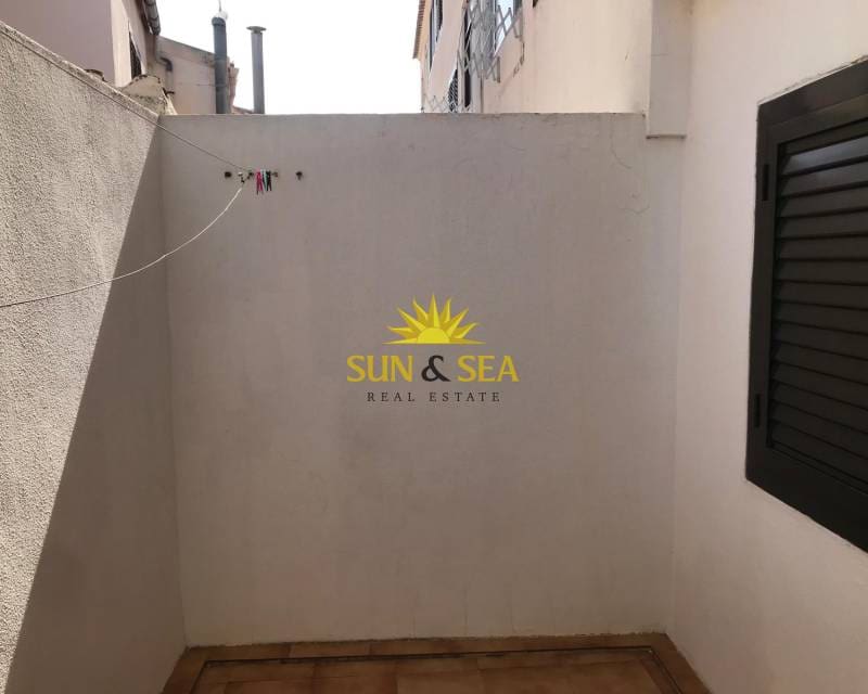 2 soveværelse Byhus til leje i Guardamar del Segura med garage - € 800 (Ref: 8462283)