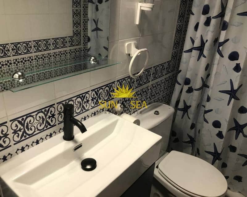 2 soveværelse Byhus til leje i Guardamar del Segura med garage - € 800 (Ref: 8462283)