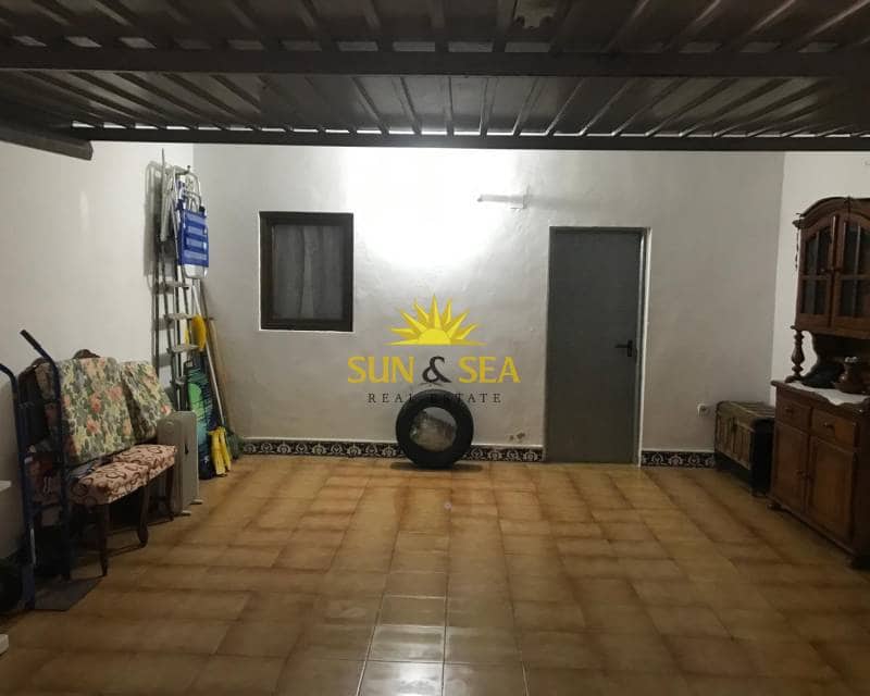 2 soveværelse Byhus til leje i Guardamar del Segura med garage - € 800 (Ref: 8462283)