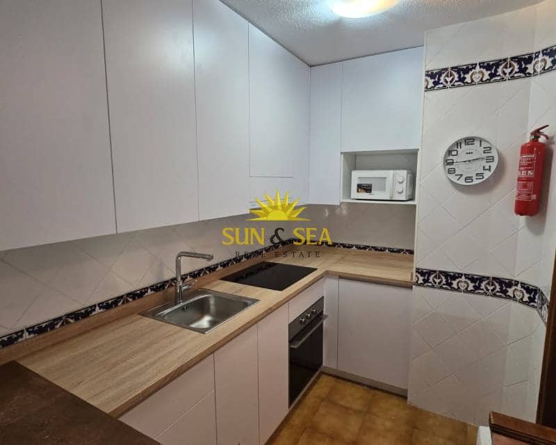 2 soveværelse Byhus til leje i Guardamar del Segura med garage - € 800 (Ref: 8462283)