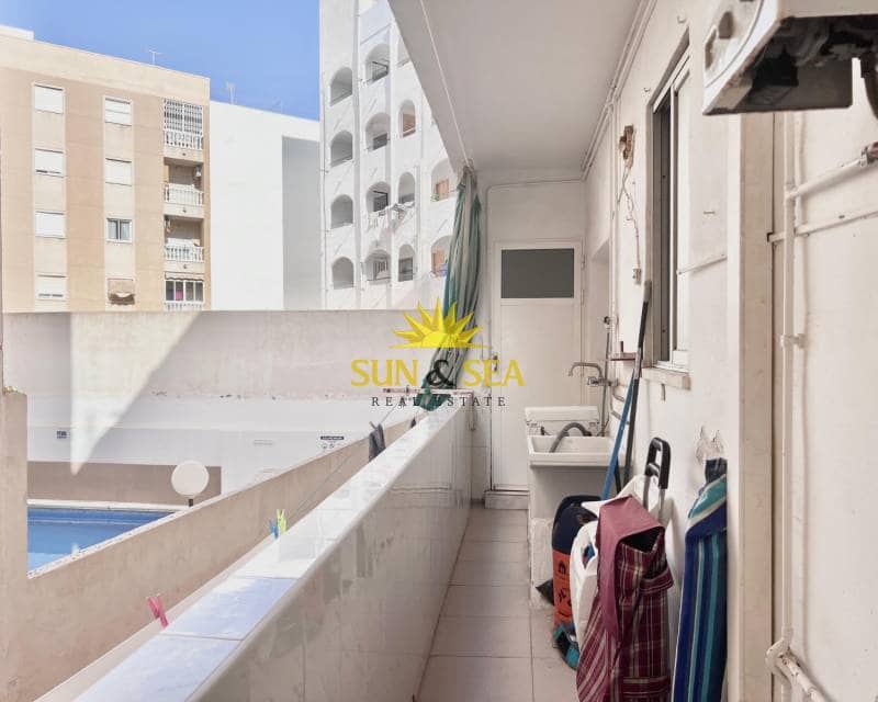 3 quarto Apartamento para arrendar em Torrevieja com garagem - 700 € (Ref: 8462468)