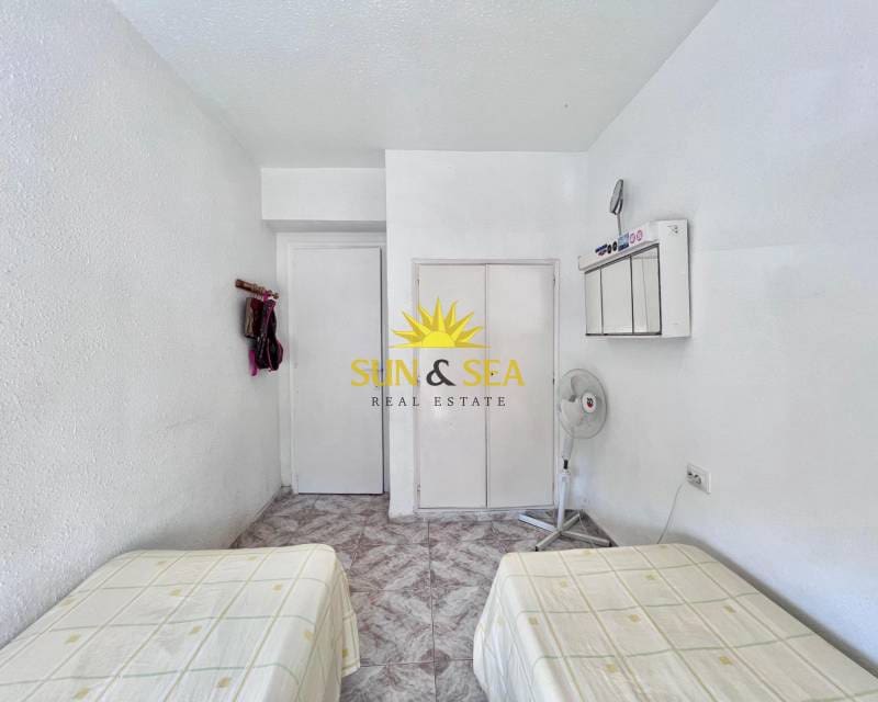 3 quarto Apartamento para arrendar em Torrevieja com garagem - 700 € (Ref: 8462468)