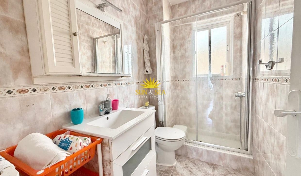 3 sovrum Lägenhet för semesterbostäder i Torrevieja med garage - 650 € (Ref: 8462468)