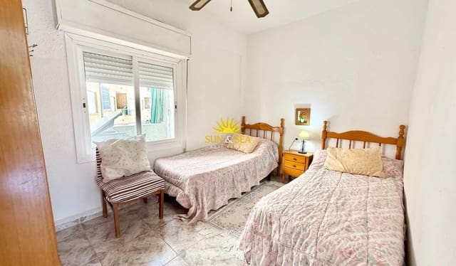   3 soveværelse   ferieLejlighed i Playa de los Locos, Torrevieja med   garage  - € 700 (Ref: 8462468)