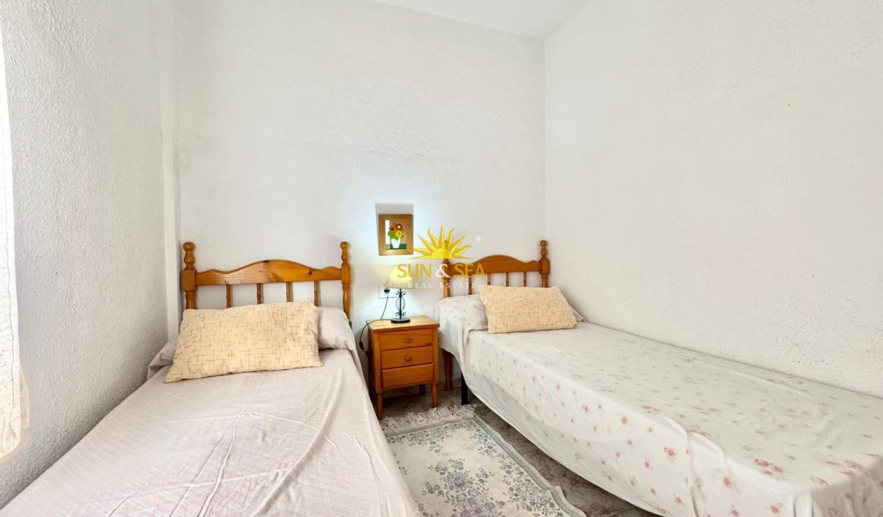 3 sovrum Lägenhet för semesterbostäder i Torrevieja med garage - 650 € (Ref: 8462468)