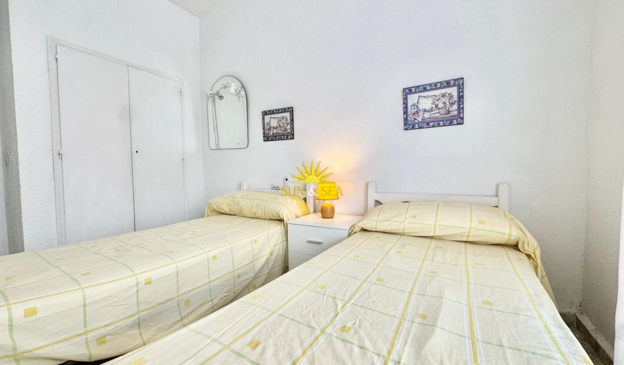 3 sovrum Lägenhet för semesterbostäder i Torrevieja med garage - 650 € (Ref: 8462468)