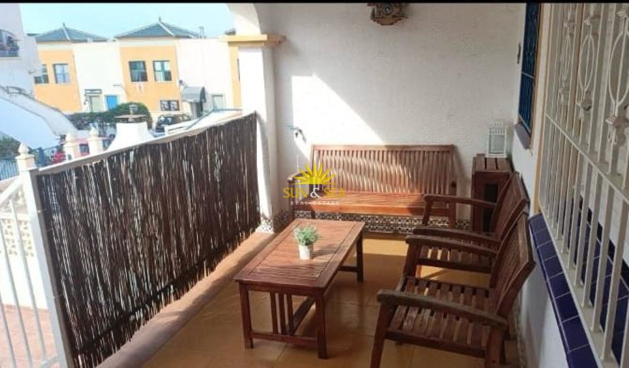 2 makuuhuone Huvila vuokrattavana paikassa Gran Alacant mukana uima-altaan 
autotalli - 900 € (Ref: 8465965)