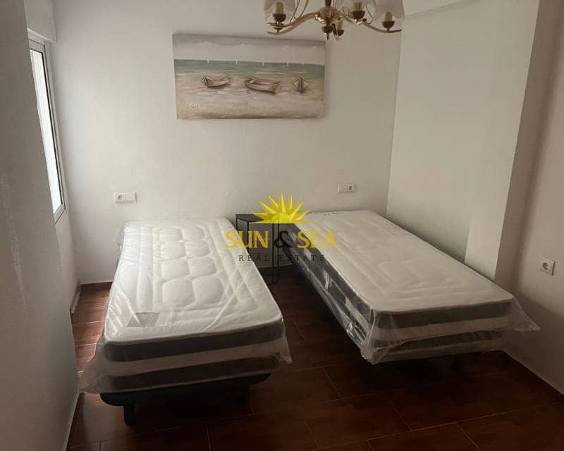 3 soveværelse Lejlighed til leje i Orihuela Costa - € 850 (Ref: 8469498)