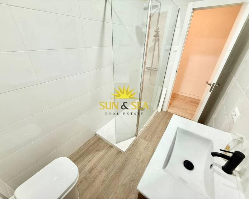 Appartement de 3 chambres à louer à Alicante ville - 1 500 € (Ref: 8469715)