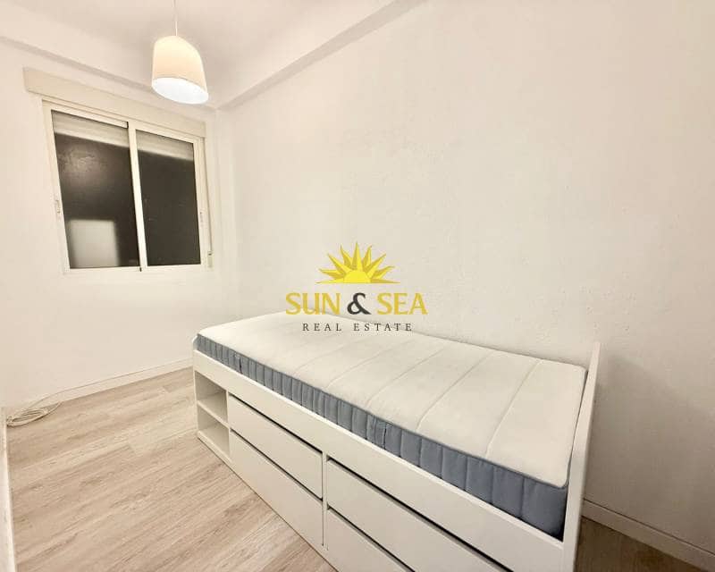 Appartement de 3 chambres à louer à Alicante ville - 1 500 € (Ref: 8469715)